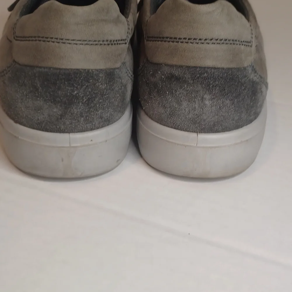 Ecco Leather Casual Sneakers Men's Size 9/9.5 Gray Low Top‎ Shoes Suede